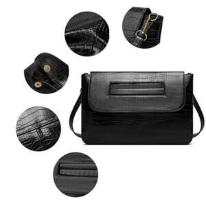 Women Classic Crocodile Pattern Vegan Leather Clutch Purse Oversized Female